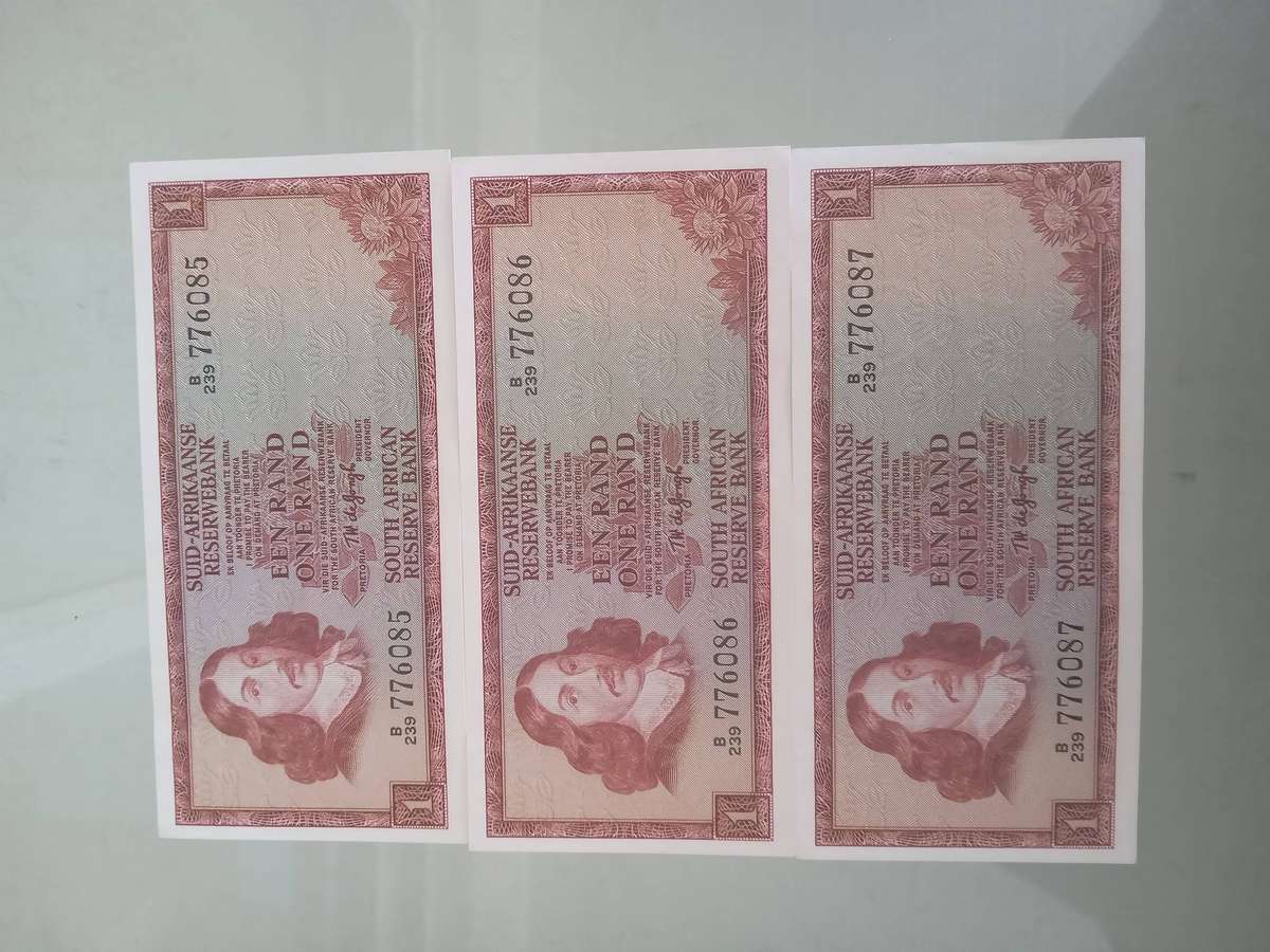 3 SA R1 BANK NOTES-TW DE JONGH-SERIAL NRS B776085+B776086+B776087 - IN SEQUENCE - NOT LEGAL TENDER