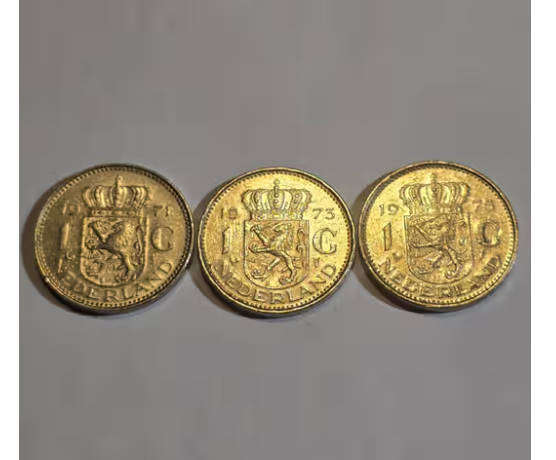 1971, 1973 and 1975 JULIANA KONINGIN DER NEDERLANDEN 1 GULDEN COINS - BID AS ONE LOT