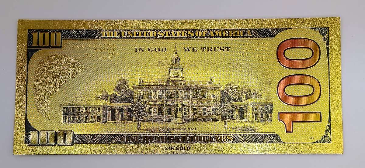 GOLD FOIL USA 100 DOLLARS PLASTIC COLLECTABLE NOTE AND IDEAL FOR GIFTS