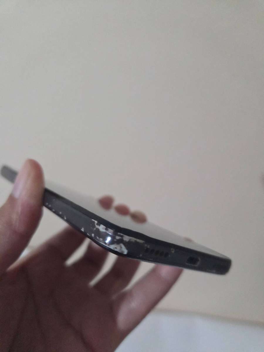 Vivo V2027 Android 12 + Free Huawei (For Parts)