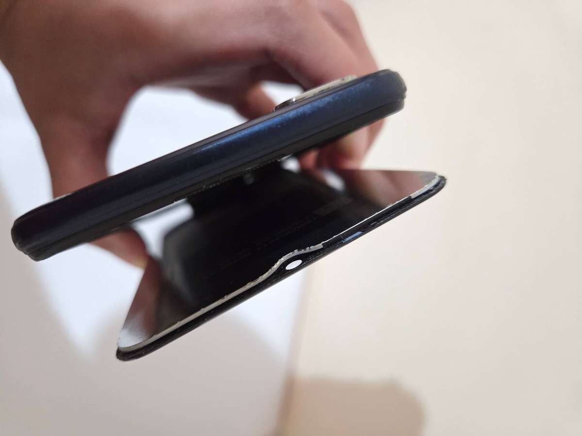 Vivo V2027 Android 12 + Free Huawei (For Parts)