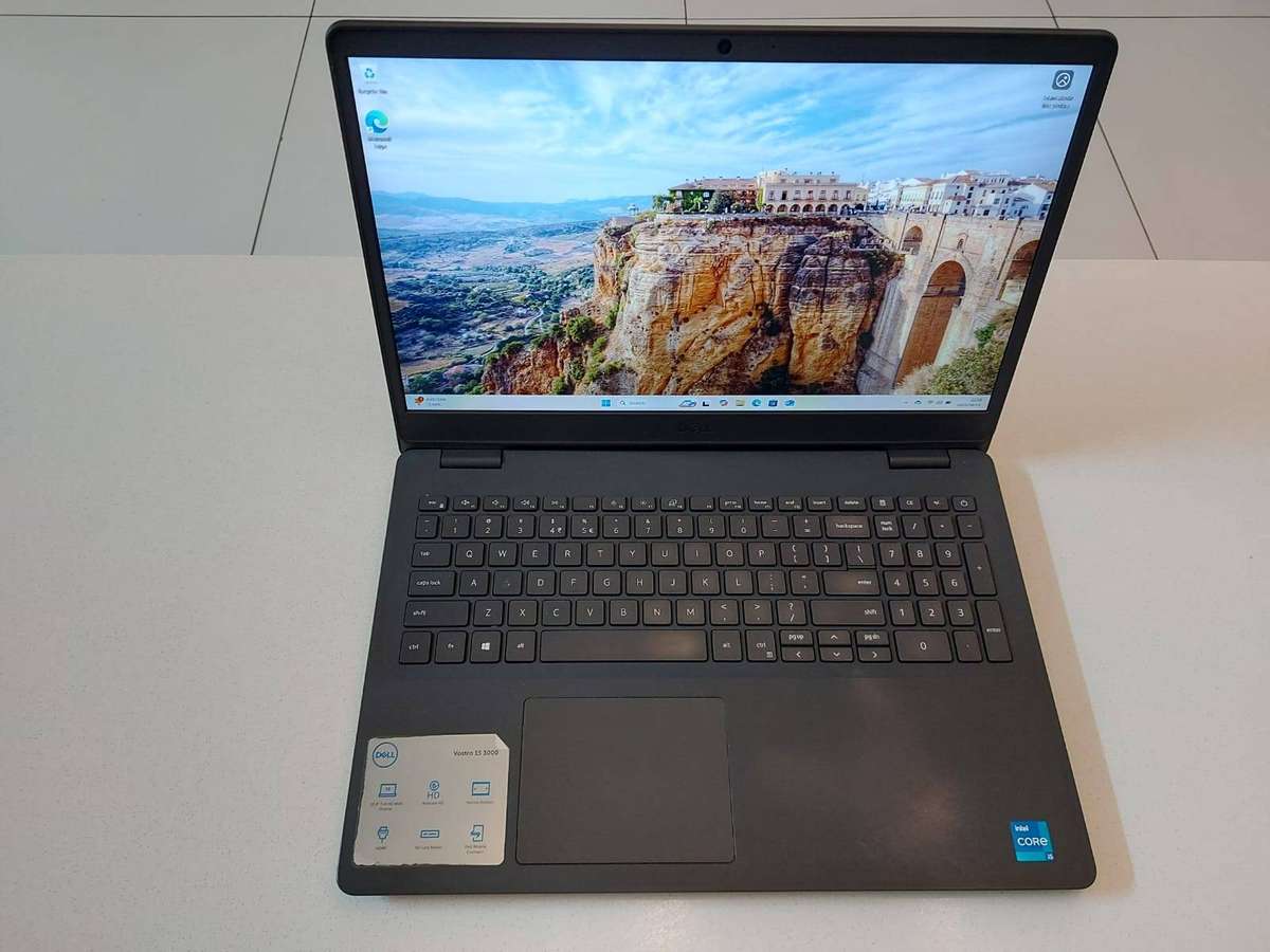 Dell Vostro 3500 Core i5-1135G7 11th Gen 2.40GHz 8GB Ram 256GB NVMe SSD