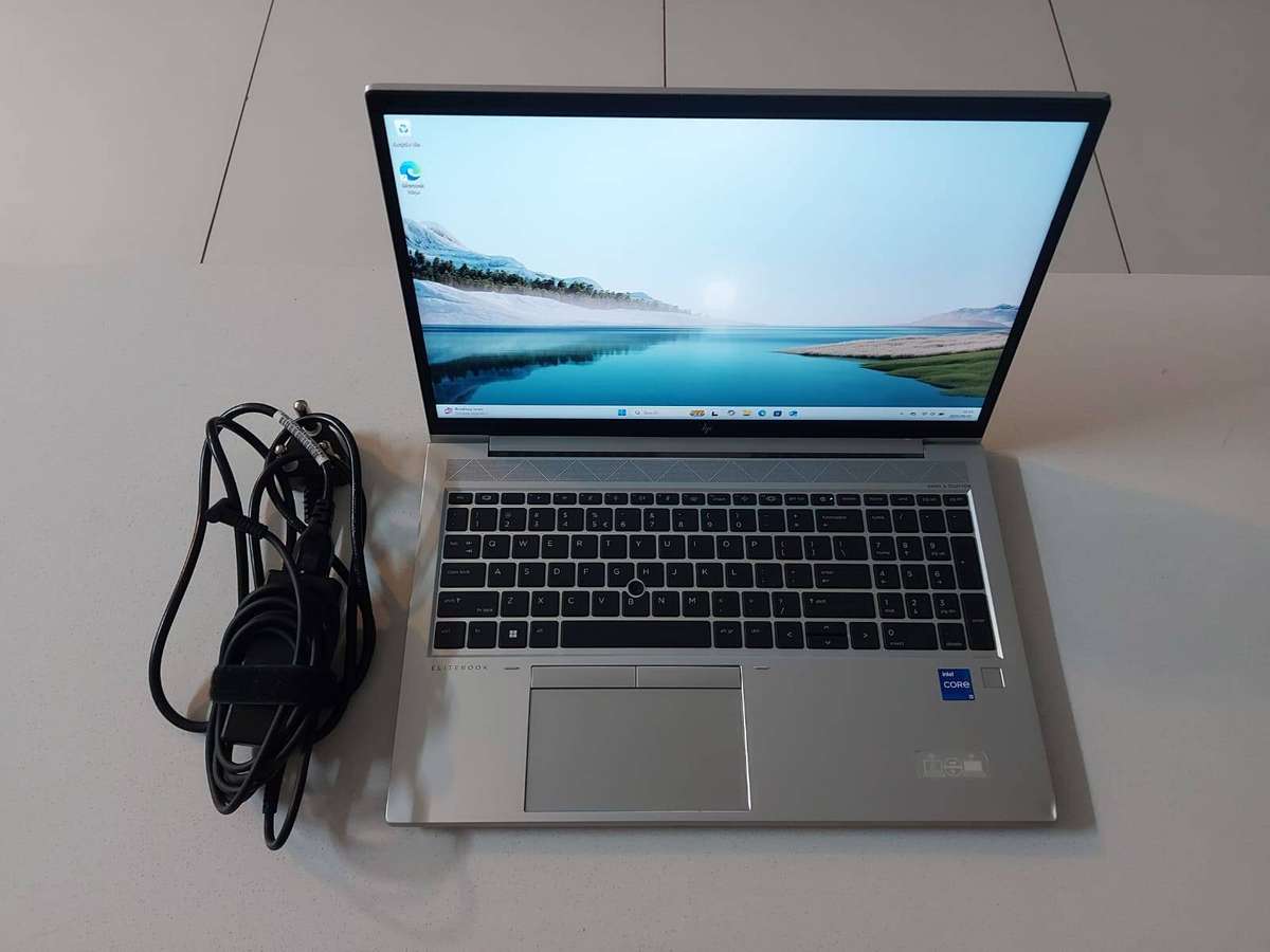 HP EliteBook 850 G8 Core i5-1145G7 @2.60GHz 8GB RAM 256GB NVMe SSD