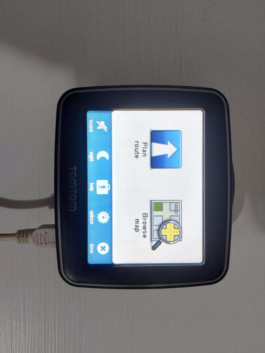 TomTom GPS Model 1EX00