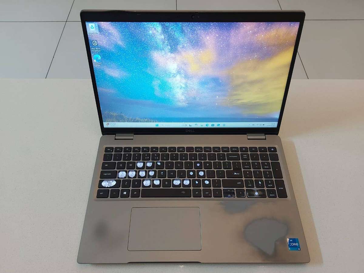 Dell Latitude 5520 15.6-inch Core i5-1135G7 @2.40GHz 16GB RAM 256GB NVMe SSD