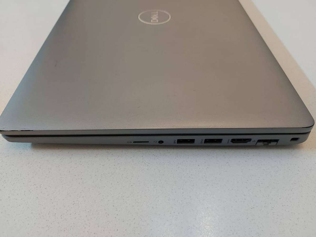 Dell Latitude 5520 15.6-inch Core i5-1135G7 @2.40GHz 16GB RAM 256GB NVMe SSD