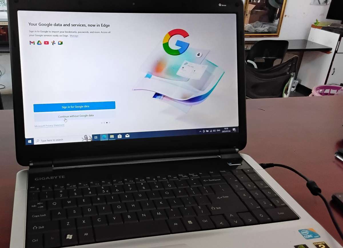 Gigabyte Q1585N Notebook