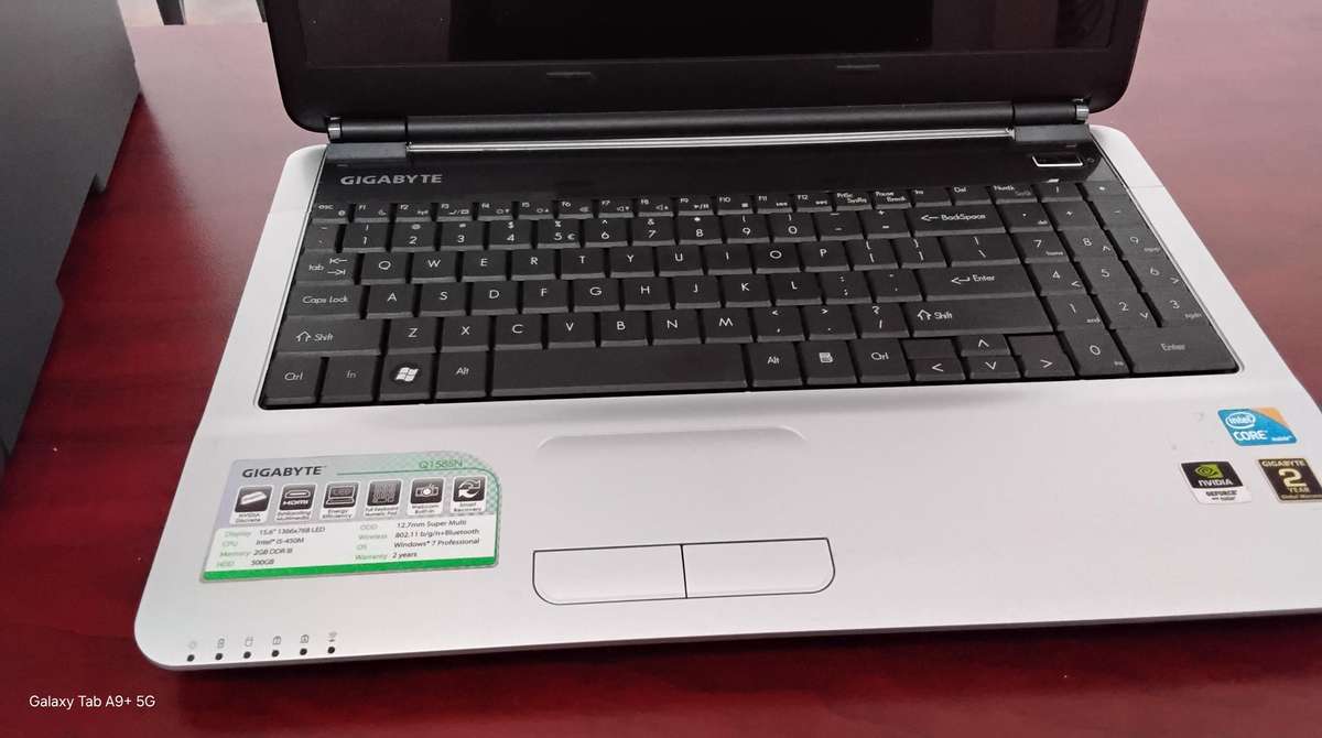Gigabyte Q1585N Notebook