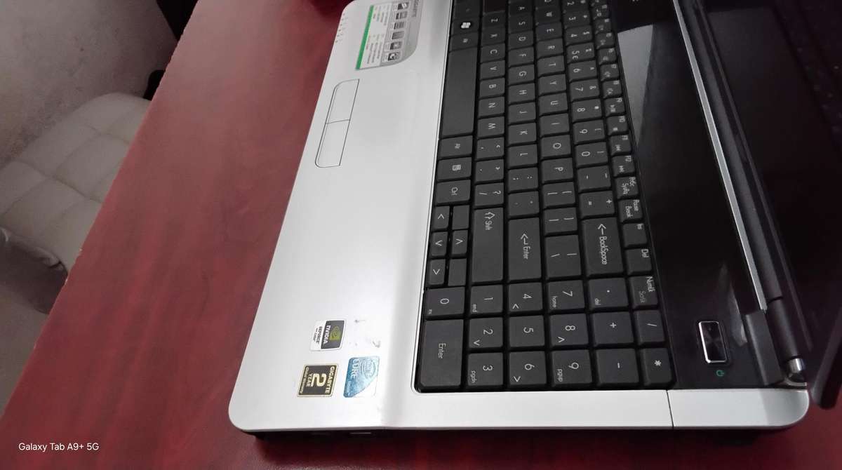 Gigabyte Q1585N Notebook