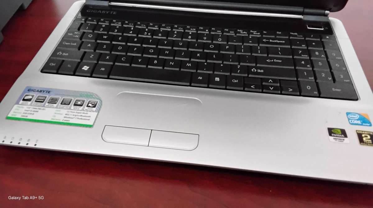 Gigabyte Q1585N Notebook