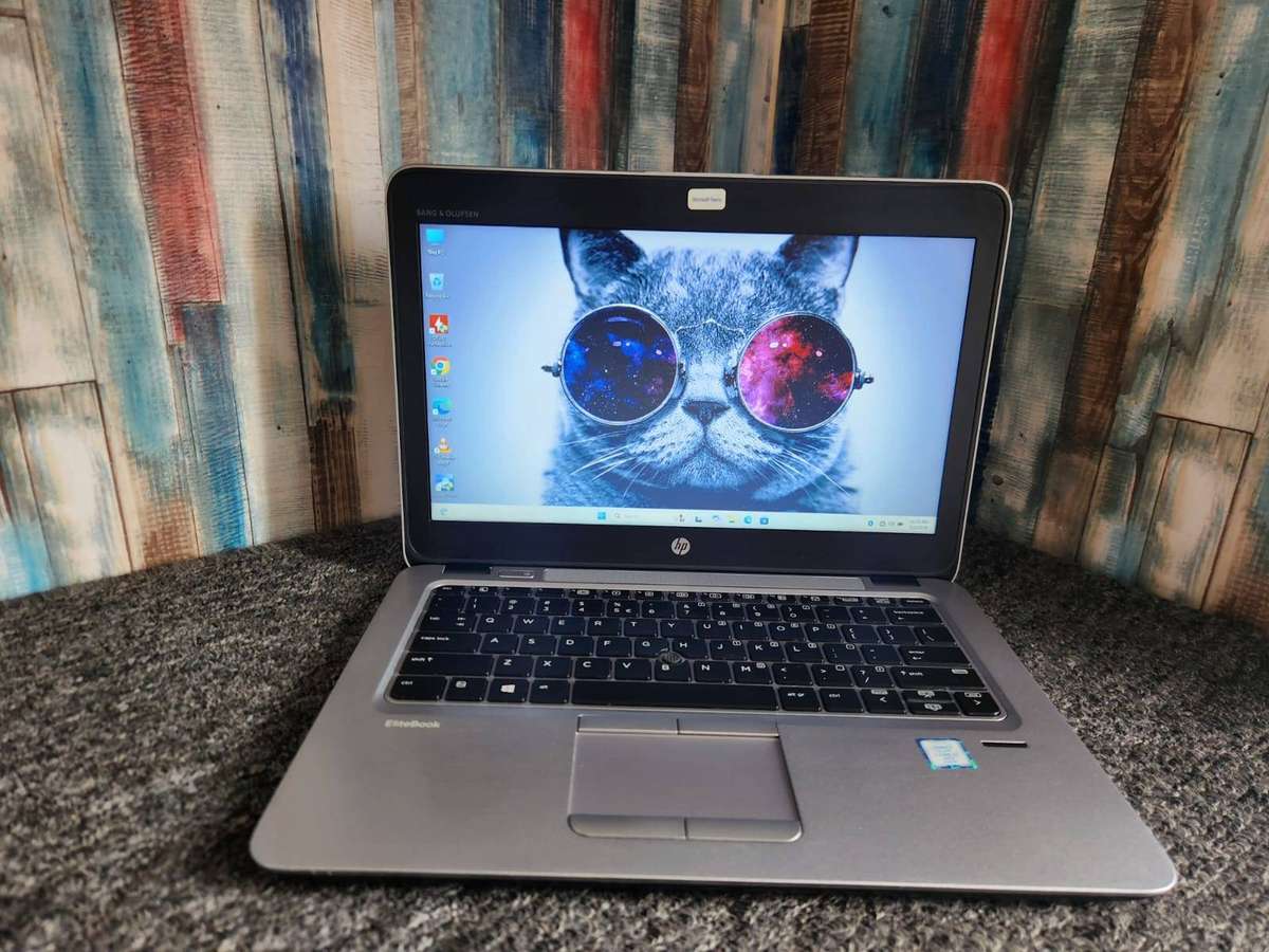 HP EliteBook 820 G3 Intel i7 + Free Laptop Bag