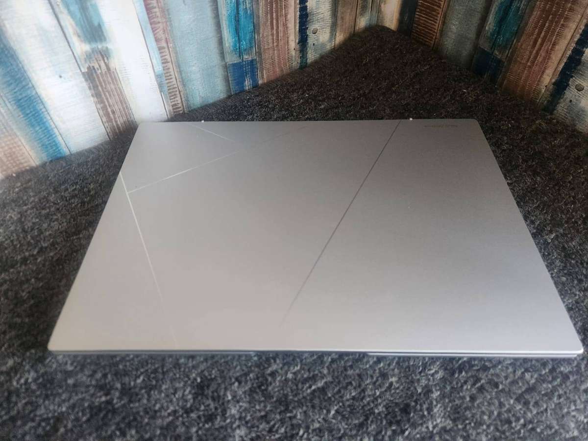 Asus Zenbook Intel Core I9 13th Gen + Free Laptop Bag