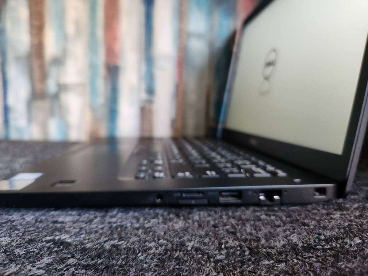 Dell Latitude 7490 Intel i7 + Free Laptop Bag