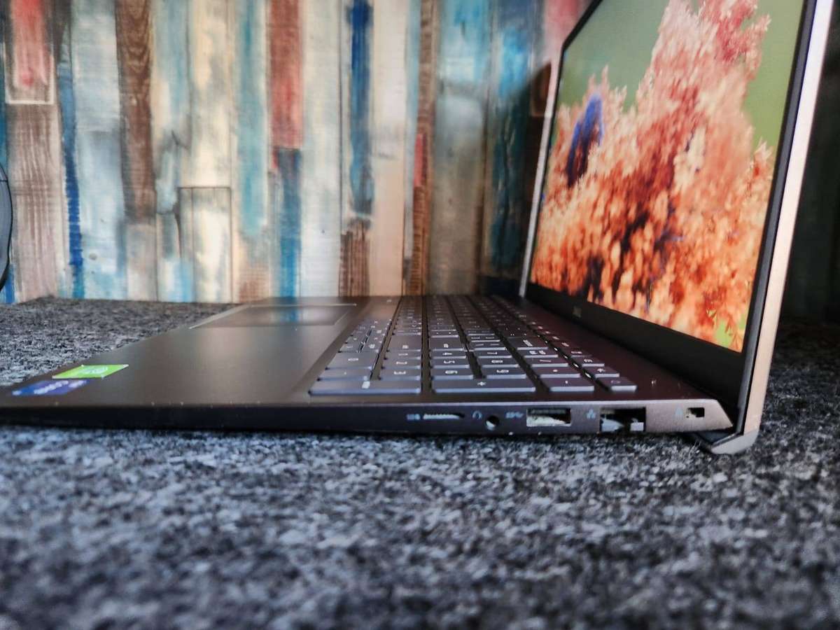 Dell Vostro 5502 Intel Core i7 11th Gen + Free Laptop Bag