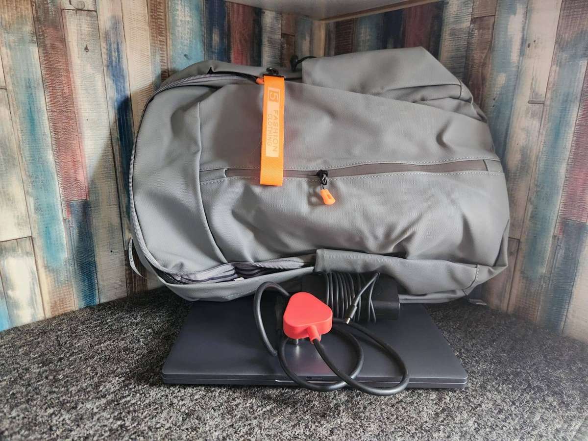 Dell Pro 13 Premium PA13250 Ultra 5 + Free Laptop Bag