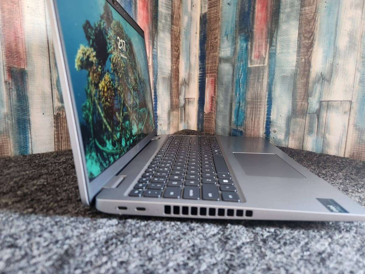 Dell Latitude 5550 Ultra 5 + Free Laptop Bag
