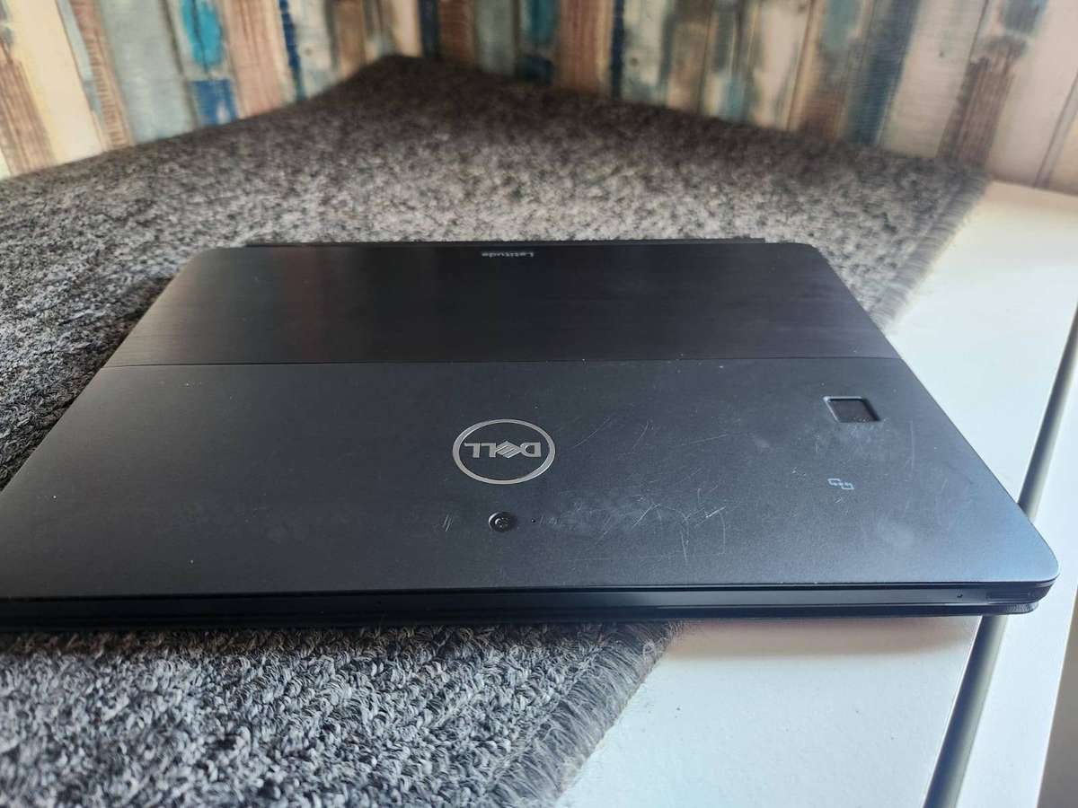 Dell Latitude 5290 2-in-1 Intel Core I5 + Free Laptop Bag