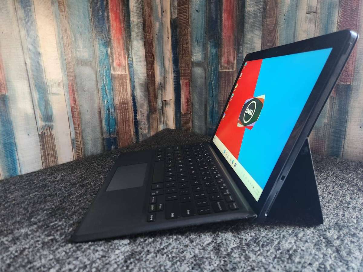 Dell Latitude 5290 2-in-1 Intel Core I5 + Free Laptop Bag