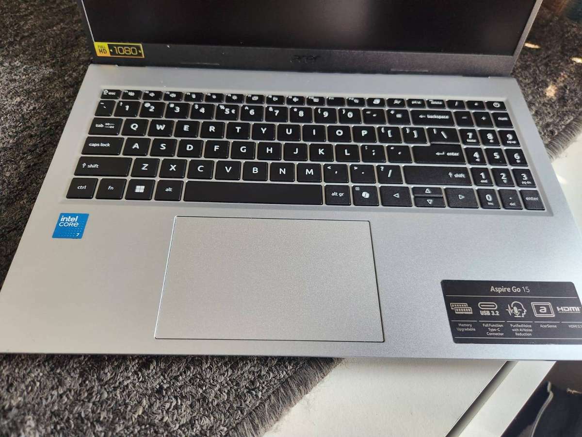 Acer Aspire Go 15 Intel Core 7 150u + Free Laptop Backpack