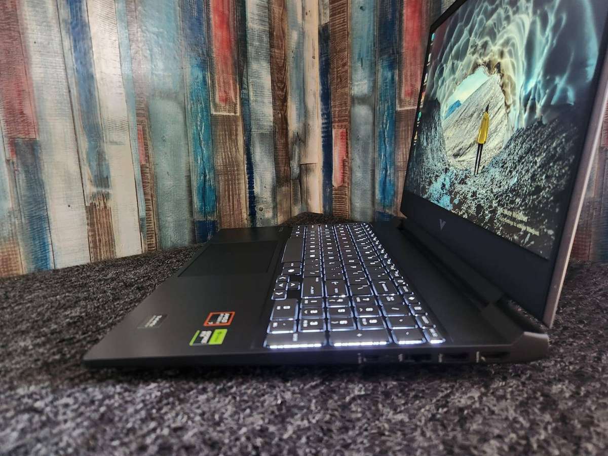 HP Vicus AMD Ryzen AI 7 350 + Free Laptop Bag