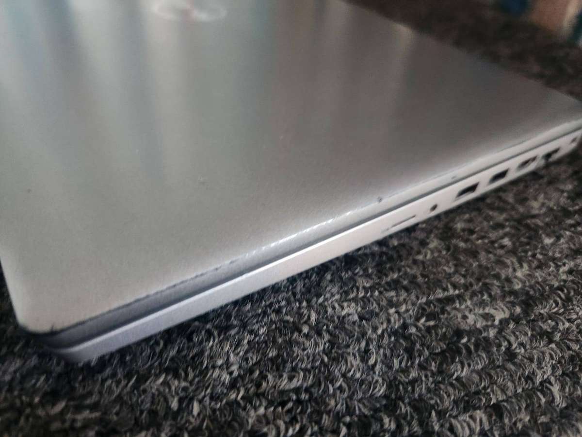 Dell Latitude 5520 i7 11th Gen touchscreen+ Free Laptop Bag
