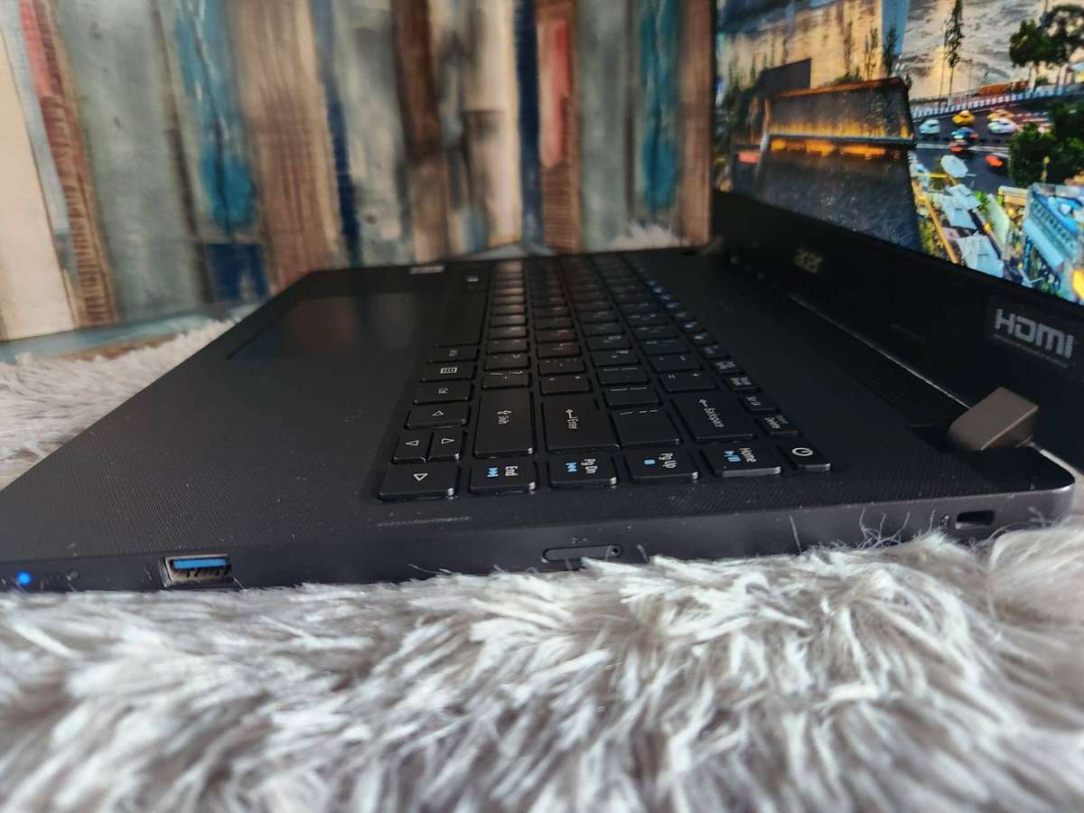 Acer Travelmate P214-52 Intel Core I5 + Free Laptop Bag