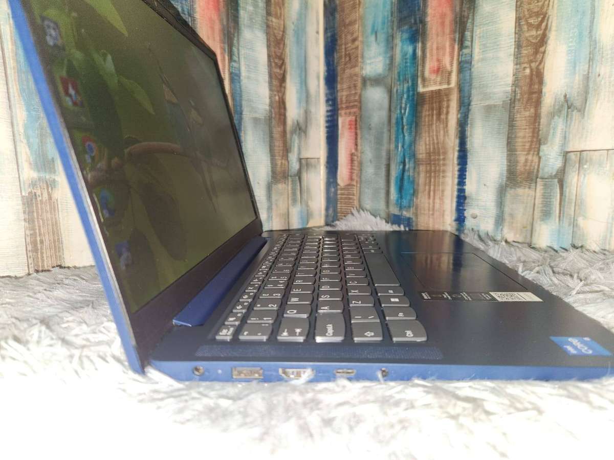 Lenovo Ideapad Slim 3i 14IAH8 I5 12th Gen + Free Laptop Bag