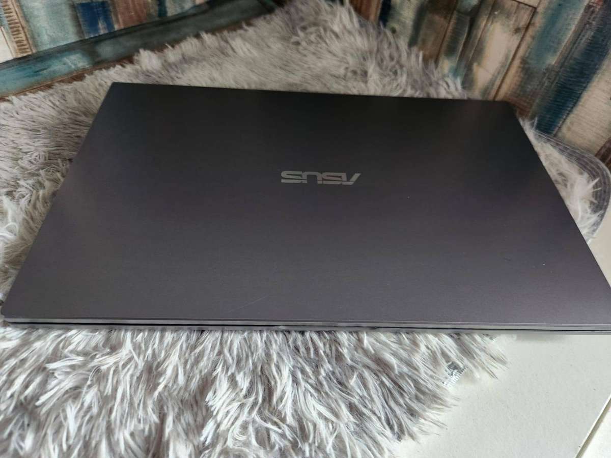 ASUS Vivobook AMD Ryzen 5 + Free Laptop Bag