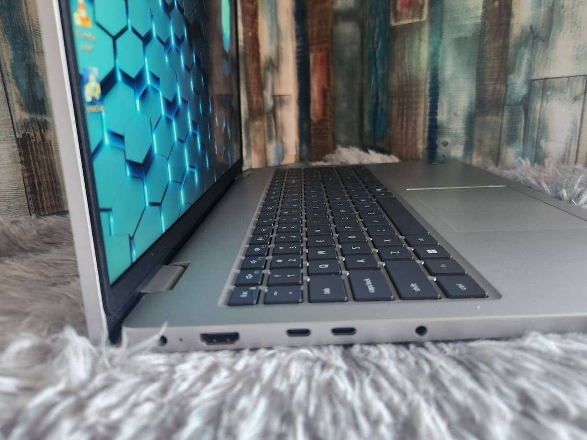 Dell Pro 16 PC16250 Ultra 5 235u + Free Laptop Bag