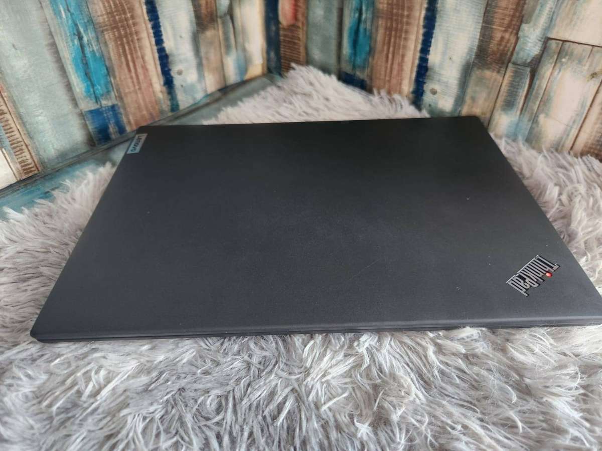Lenovo Thinkpad P14s Gen 3 I7 12th Gen + Free Laptop Bag