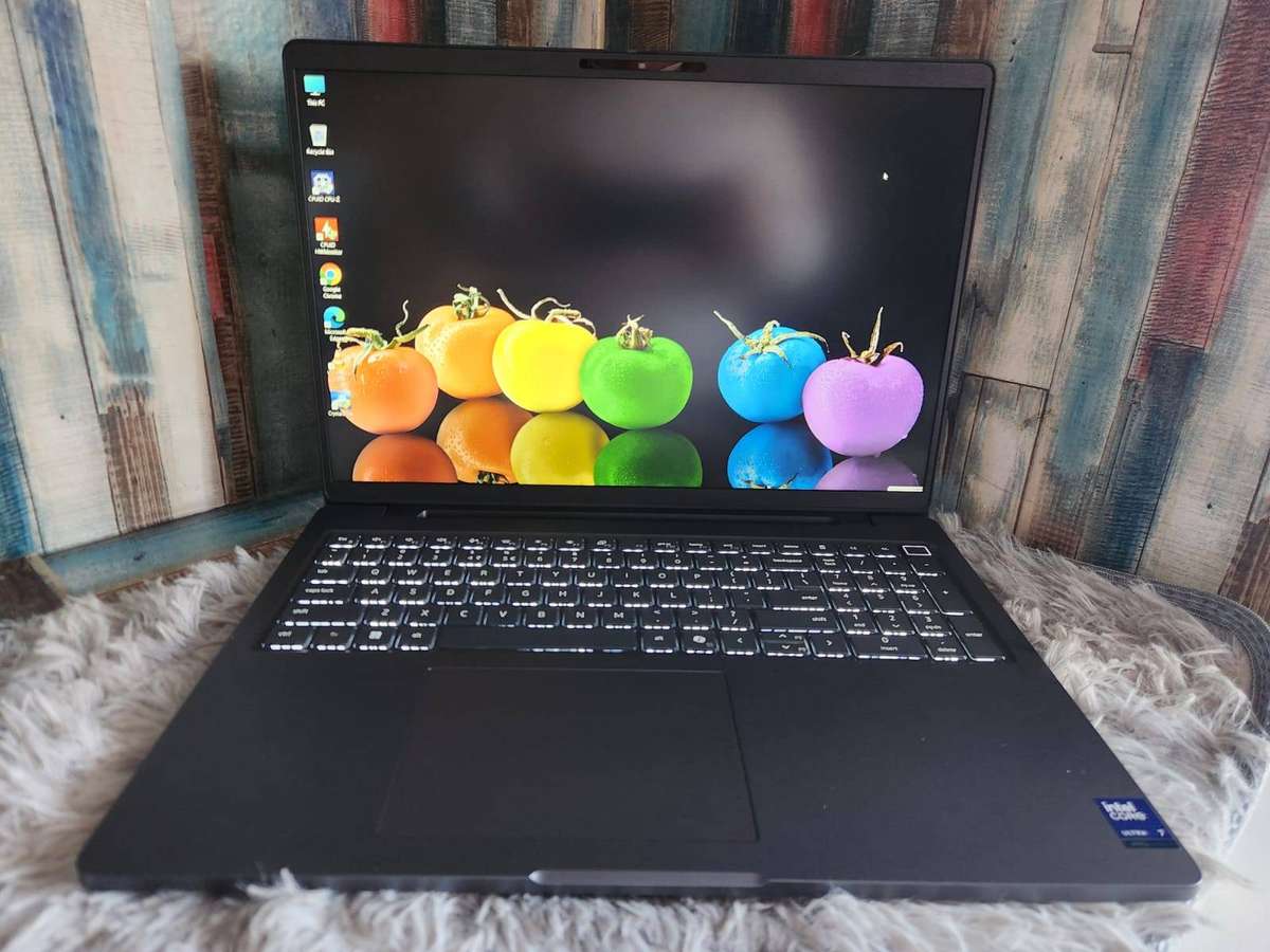 Dell Pro Max 16 (MC16250) Intel Core Ultra 7 265H + Free Laptop Bag