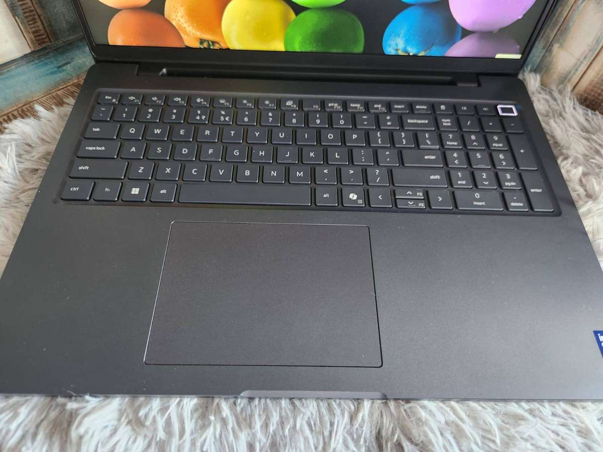 Dell Pro Max 16 (MC16250) Intel Core Ultra 7 265H + Free Laptop Bag