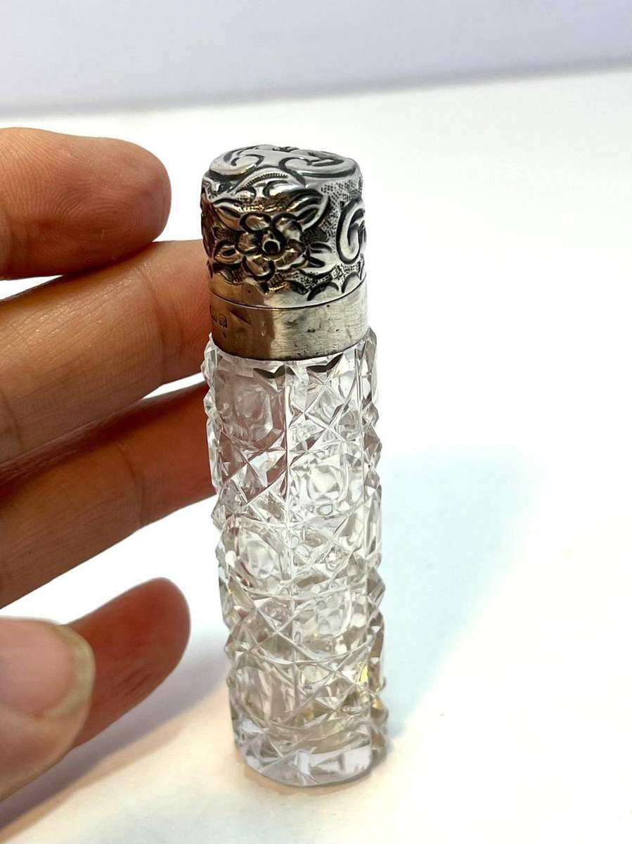 Antique Cut Crystal & Sterling Silver Perfume Bottle  Levi & Salaman, Birmingham 1904