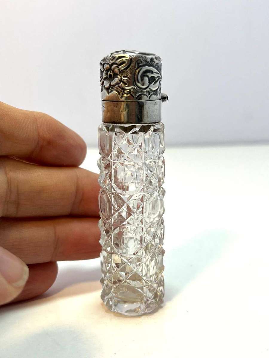 Antique Cut Crystal & Sterling Silver Perfume Bottle  Levi & Salaman, Birmingham 1904