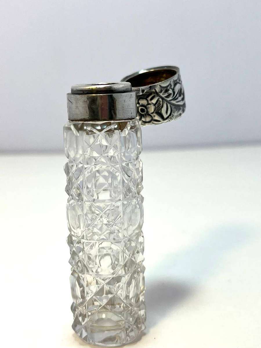Antique Cut Crystal & Sterling Silver Perfume Bottle  Levi & Salaman, Birmingham 1904