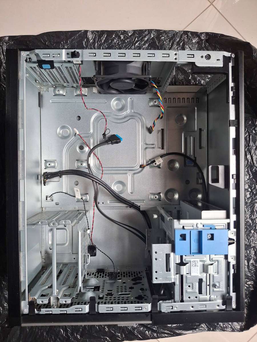 DELL optiplex 7020 mid tower PC case, with fan and optical drive