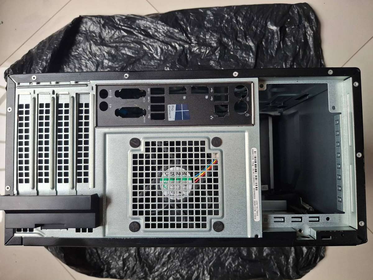 DELL optiplex 7020 mid tower PC case, with fan and optical drive