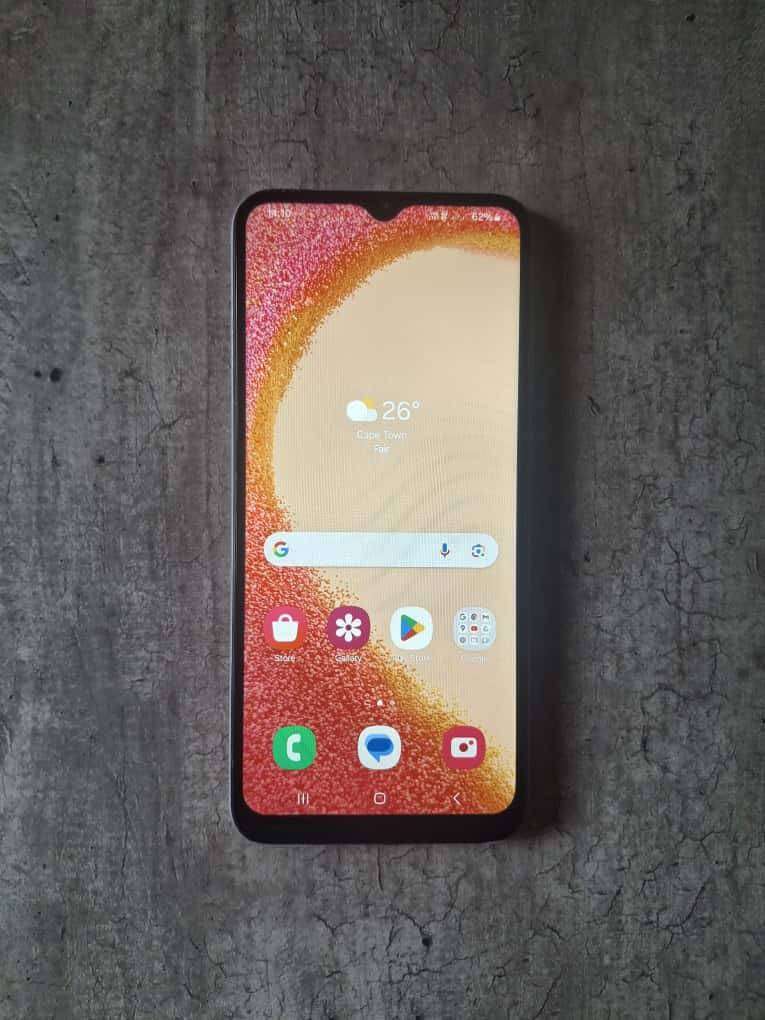 Samsung Galaxy A04e Dual Sim Blue With a case included.