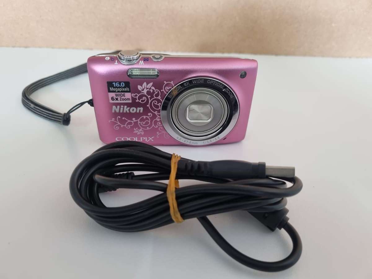 Nikon Coolpix S2700 Compact Digital Camera (PLS READ)