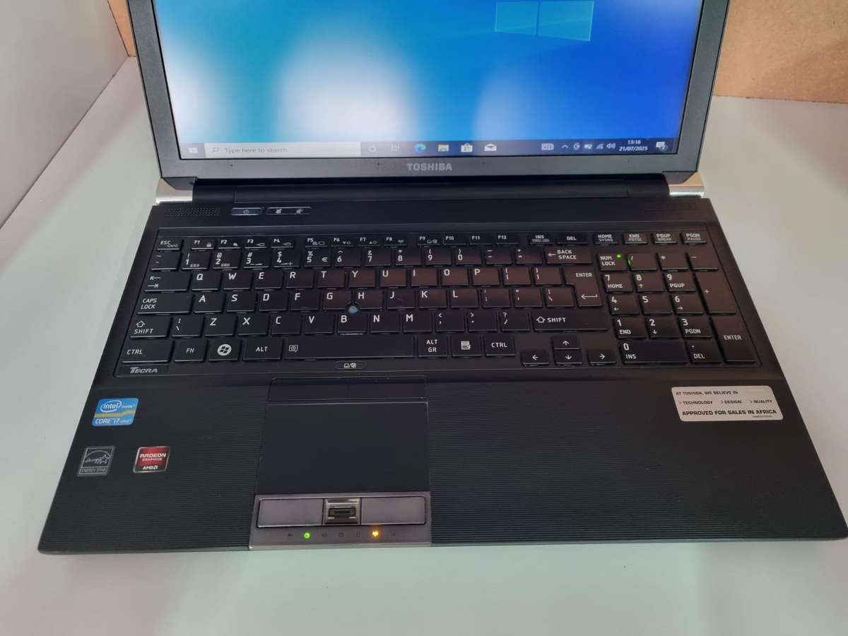 Toshiba Tecra R850 (Intel  i7, 500GB, 8GB) Laptop