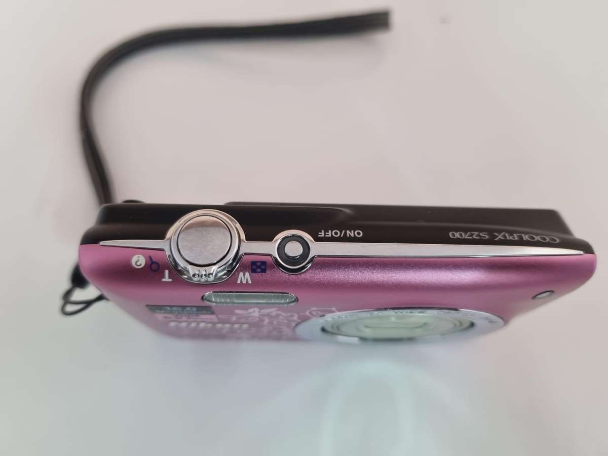 Nikon Coolpix S2700 Compact Digital Camera (PLS READ)