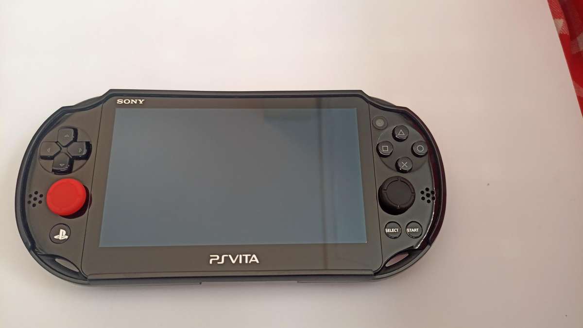 PlayStation Vita Slim (PS Vita)