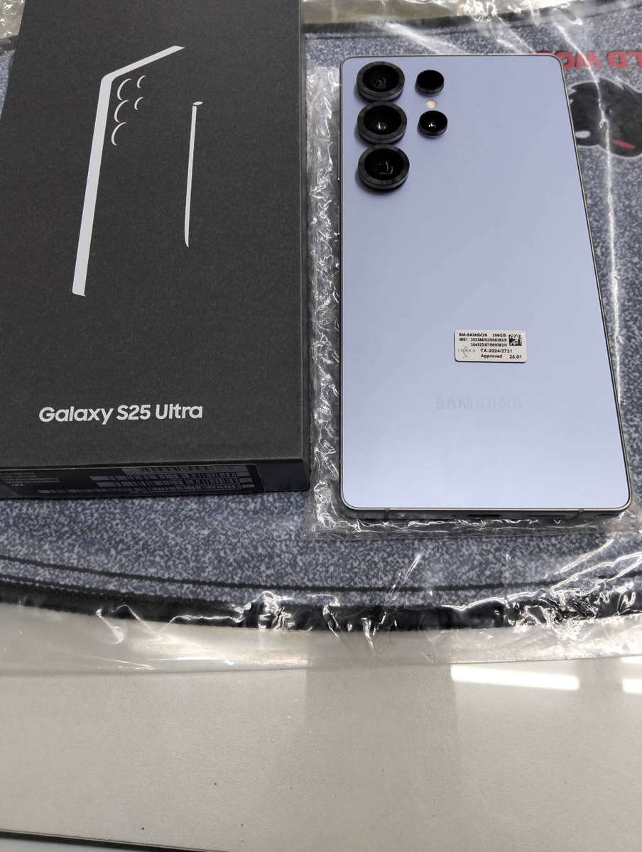 Samsung Galaxy S25 Ultra Smartphone