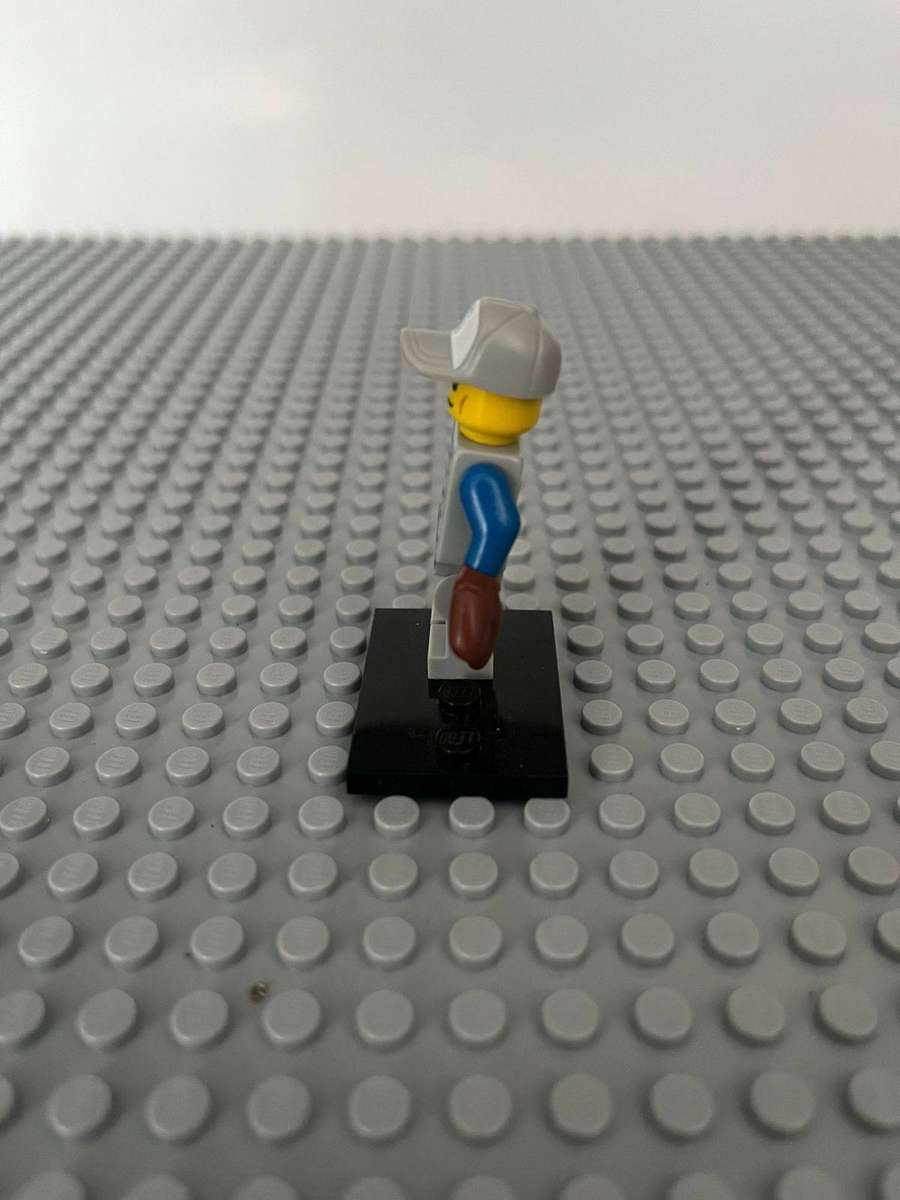 LEGO MINI FIGURES - Series 10 no. 13 Baseball Player