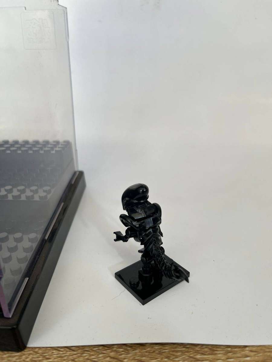MINI FIGURES - ALIEN