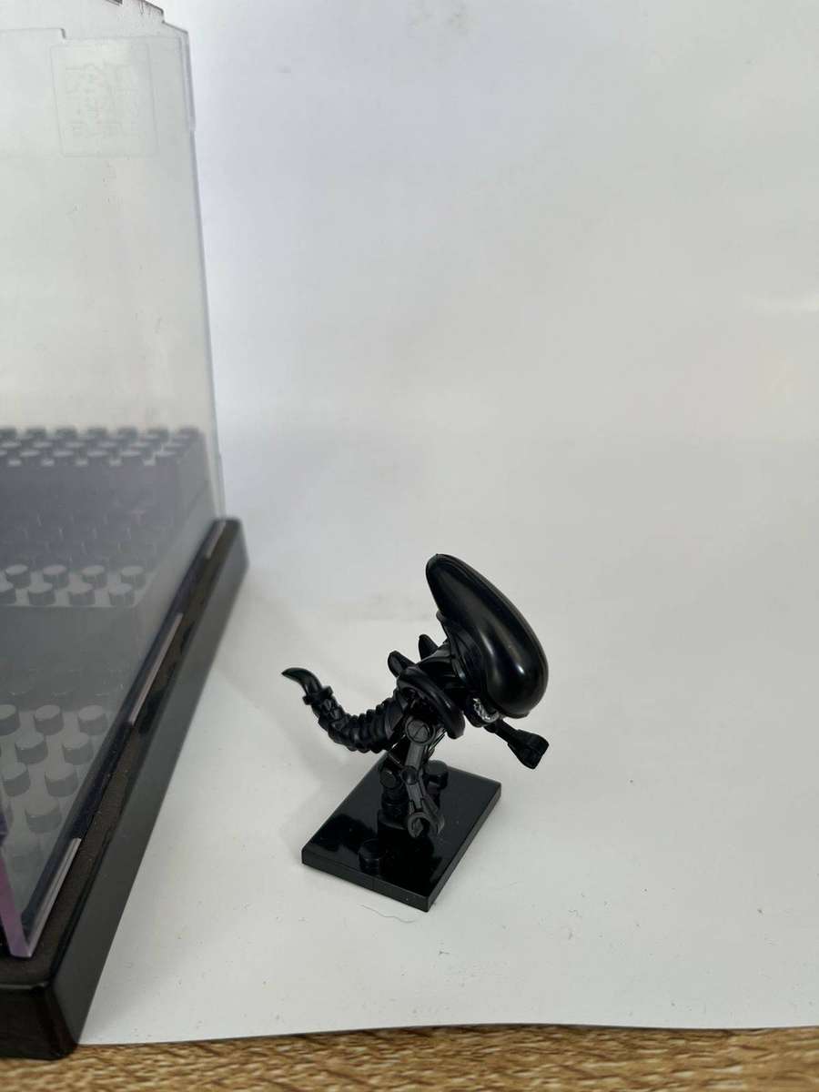 MINI FIGURES - ALIEN
