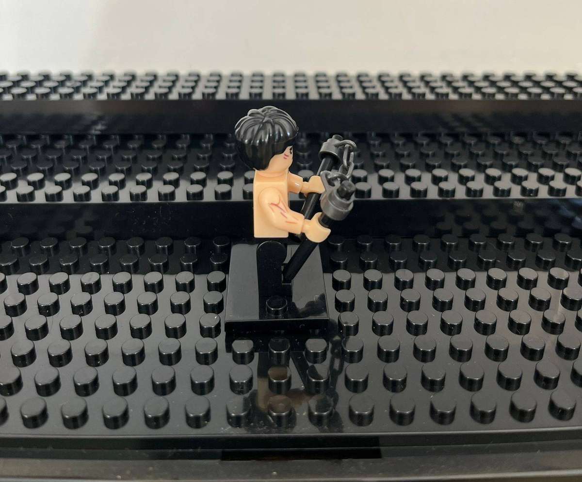 MINI FIGURES - BRUCE LEE