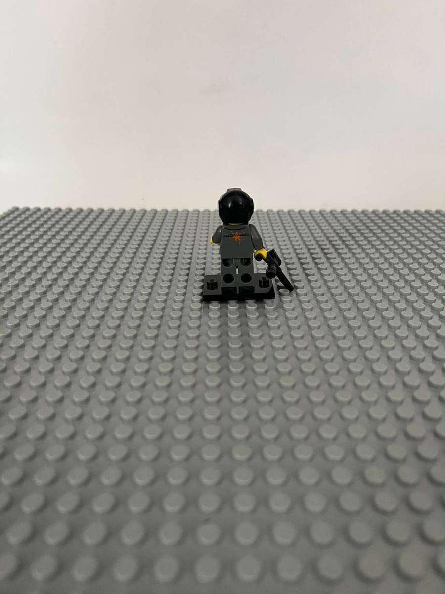 LEGO MINI FIGURES - Series 10 Paint Baller