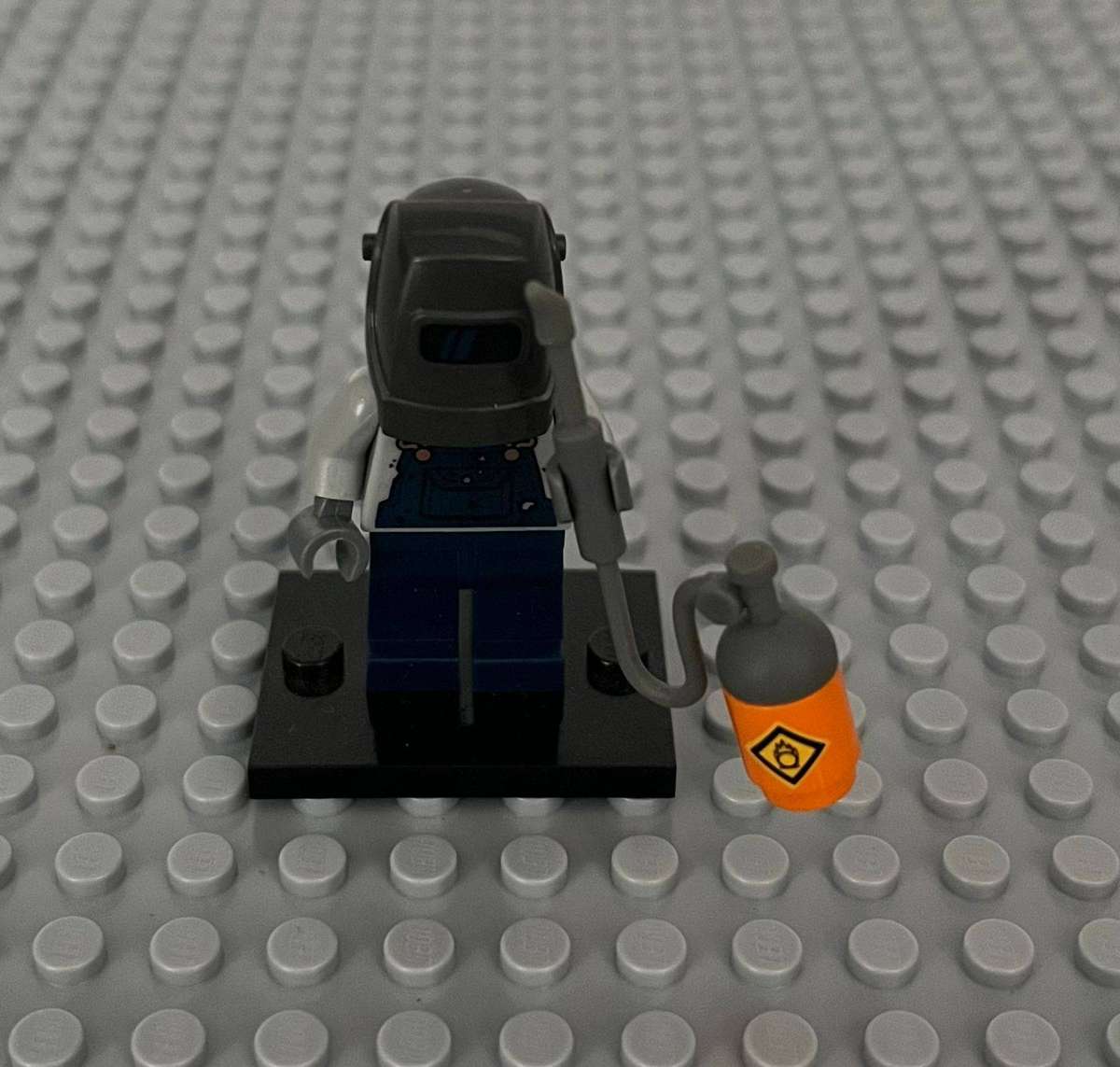 LEGO MINI FIGURES - Series 11 no.10 Welder