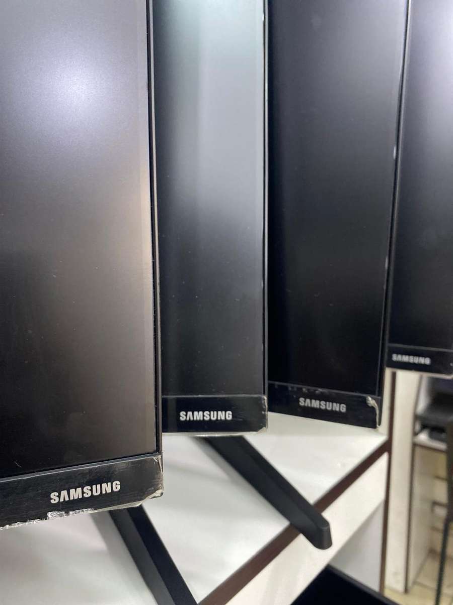 Samsung 24 inch Full HD LED Backlit IPS Panel Home and Office Monitor (LF24T350FHAXXA Monitor)